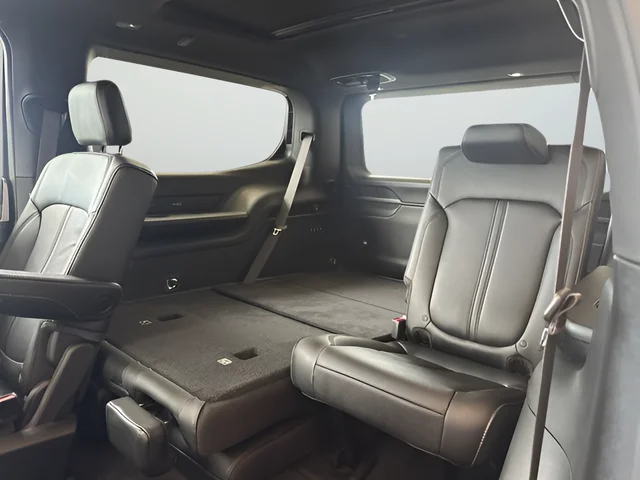 New 2026 Steel Blue Exterior Paint Jeep Limited Reserve image 10