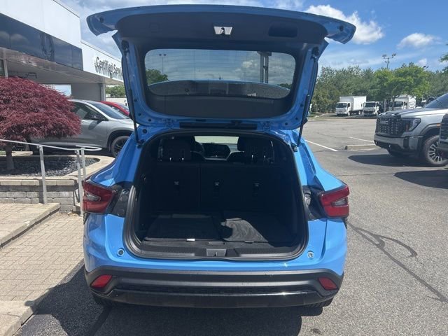 Used 2024 Fountain Blue Chevrolet 1RS image 30