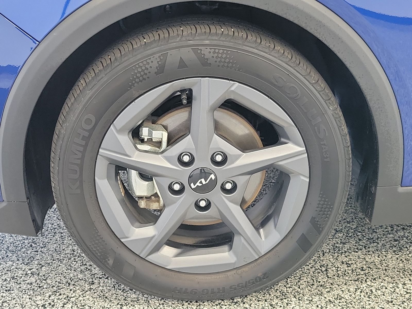 Used 2025 Blue Kia LXS image 6
