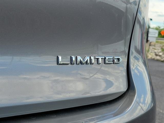 Certified Used 2024 PRECIOUS METAL Toyota  image 7