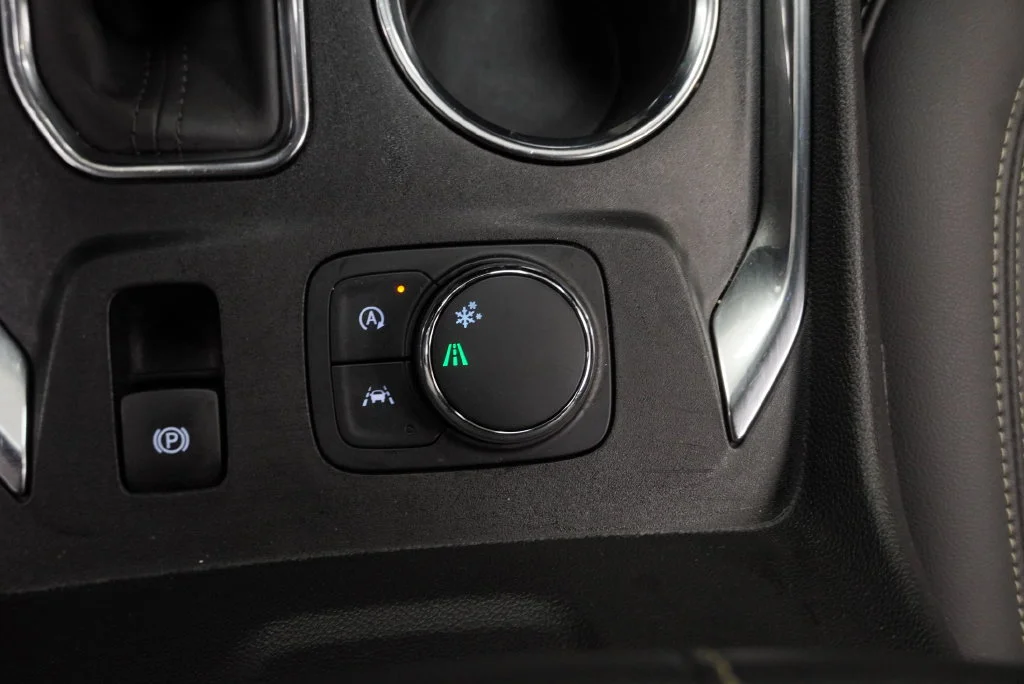 Used 2023 MOSAIC BLACK METALLIC Chevrolet LT Leather image 30