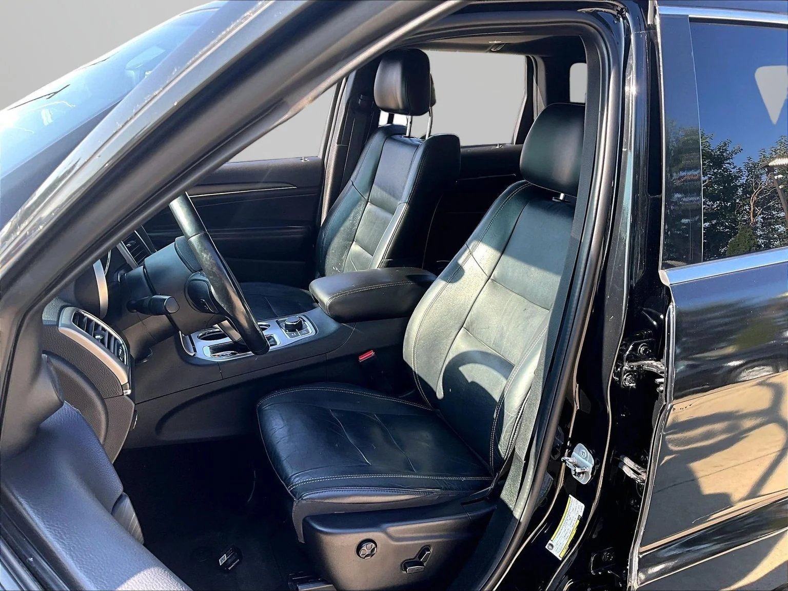 Used 2018 Black Jeep Limited image 25