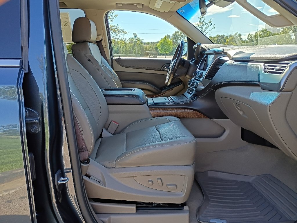 Used 2019 Shadow Gray Metallic Chevrolet Premier image 12