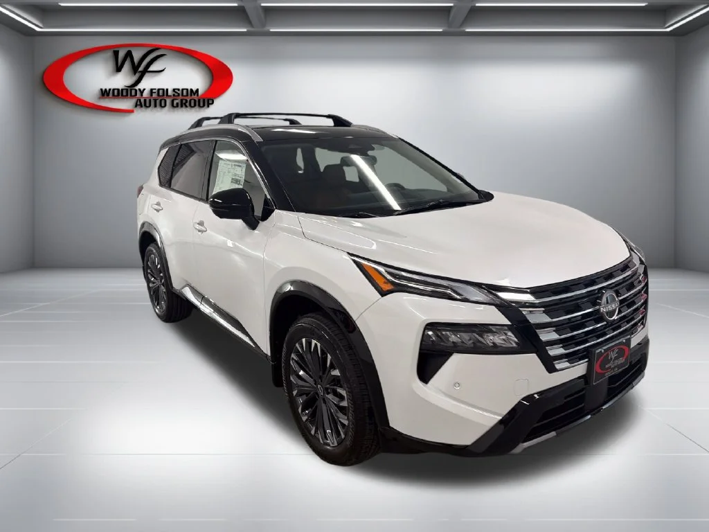 New 2026 Everest White Pearl TriCoat / Super Black Two-tone Nissan Platinum image 3