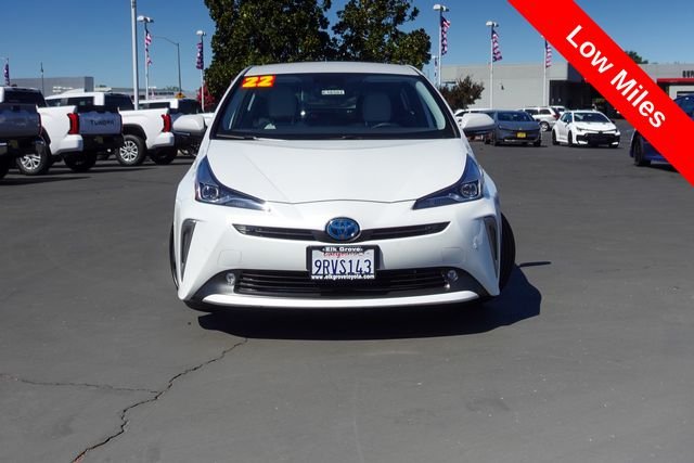 Used 2022 Beige Toyota XLE image 3