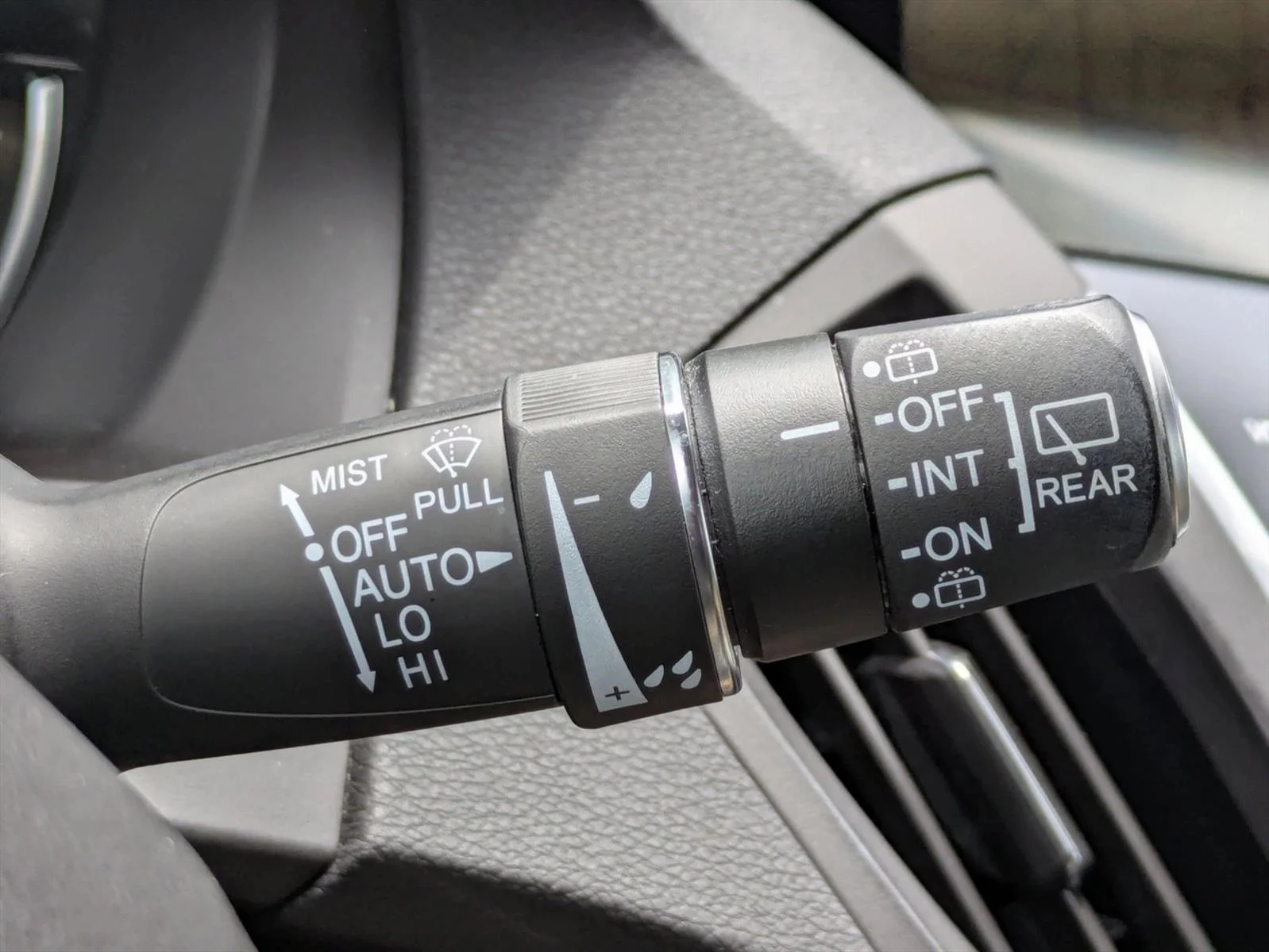 Used 2015 Silver Moon Acura Tech Pkg image 11