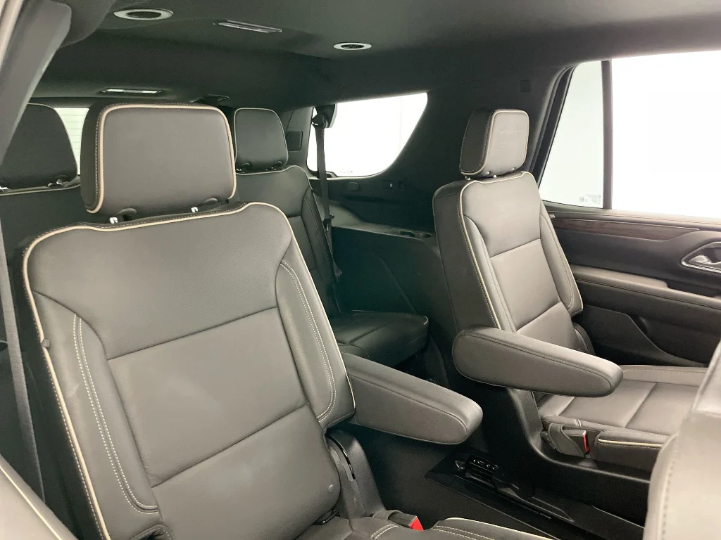Used 2024 Black Chevrolet Premier image 27