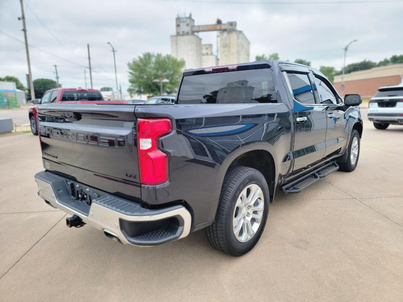 Used 2022 Dark Ash Metallic Chevrolet LTZ image 10