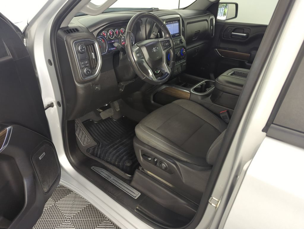 Used 2019 SILVER ICE METALLIC Chevrolet RST image 10