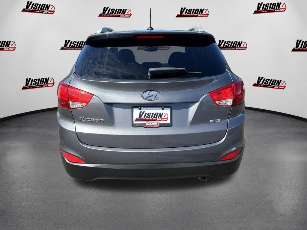 Used 2015 Gray Hyundai SE image 4
