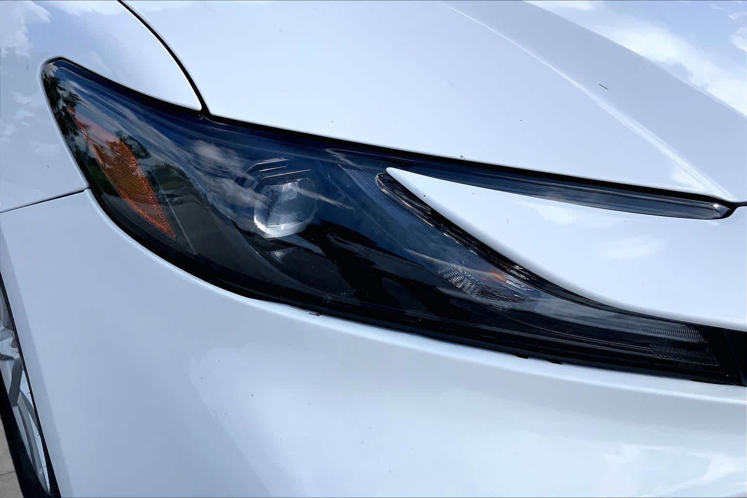 Used 2025 Ice Cap Toyota LE image 27