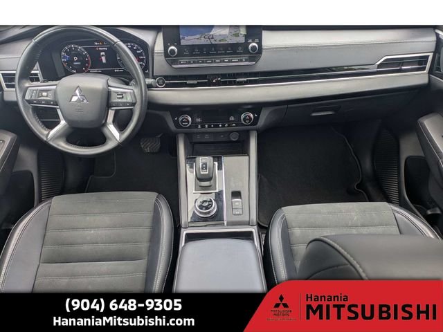 Used 2024  Mitsubishi  image 16