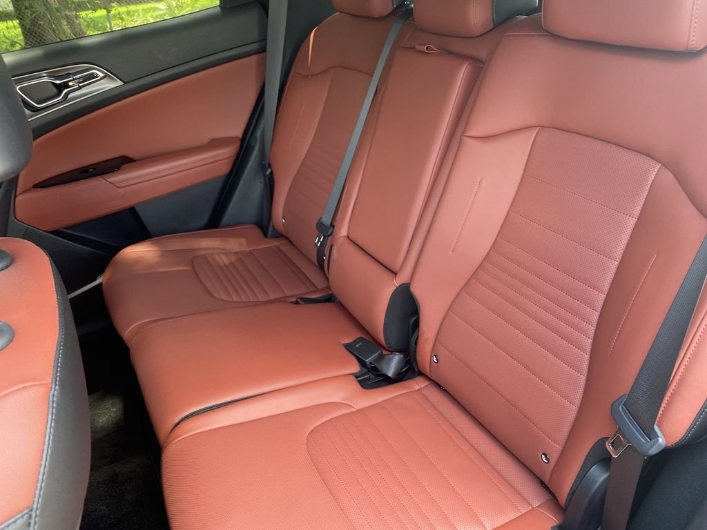 Used 2024 Wolf Gray Kia SX-Prestige image 28
