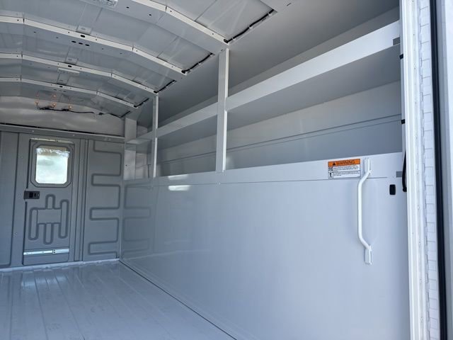 New 2025 Summit White Chevrolet 1WT image 7