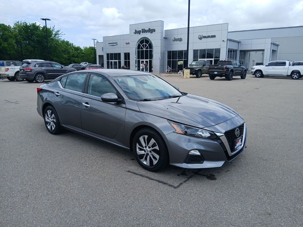 Used 2022 Nissan Altima S with VIN 1N4BL4BV0NN411303 for sale in Morrilton, AR