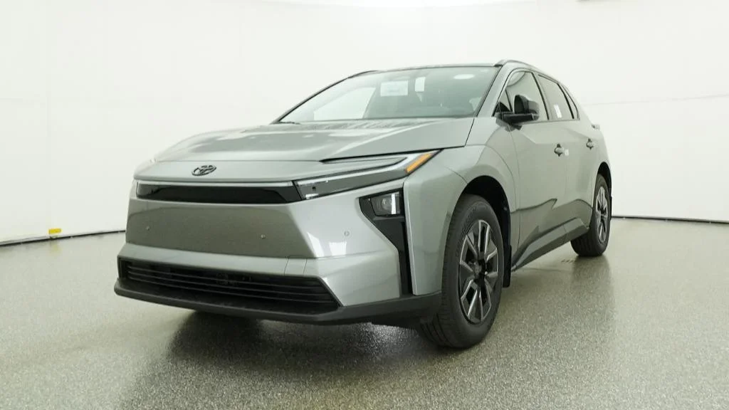 New 2026 Heavy Metal Toyota XLE image 7