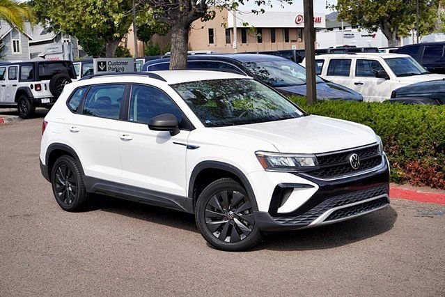 Used 2022 White Volkswagen 1.5T S image 2