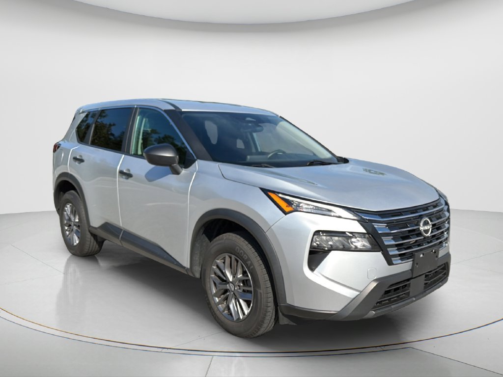 Used 2024 Silver Nissan S image 9