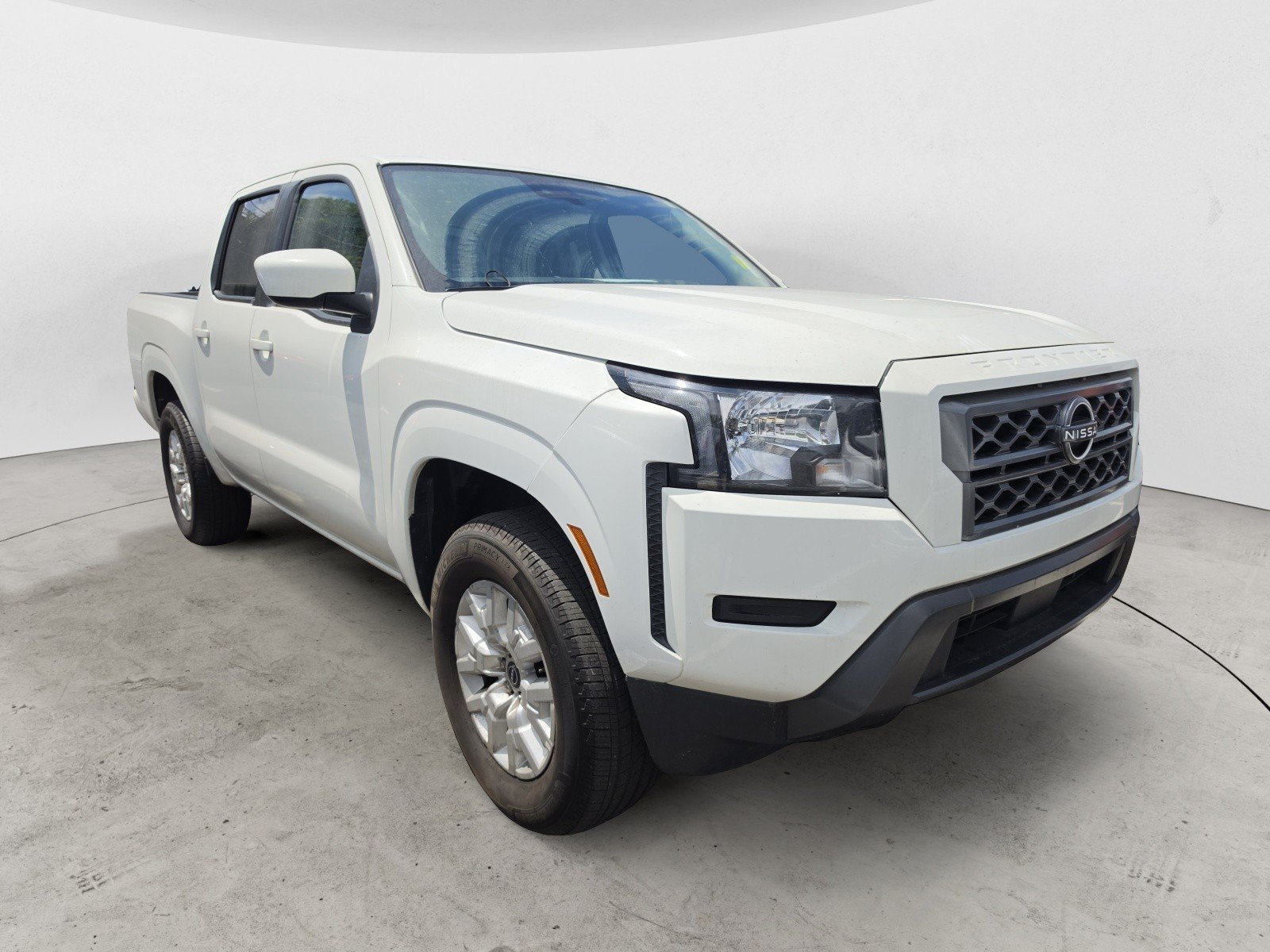 Used 2023 Glacier White Nissan SV image 2