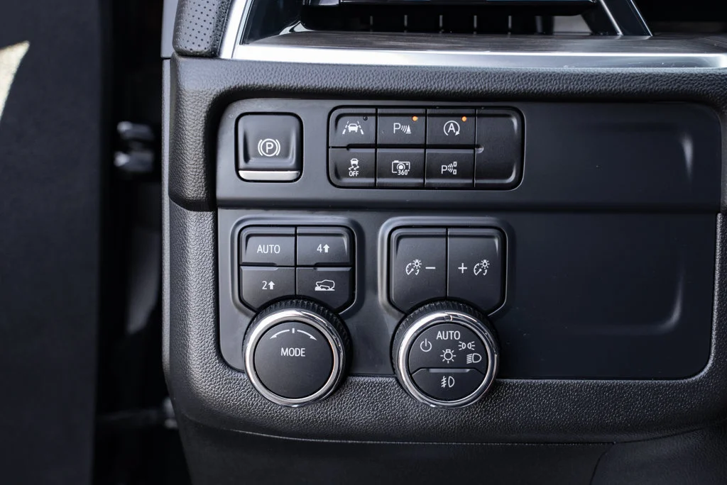 Used 2025 Black Chevrolet Premier image 24