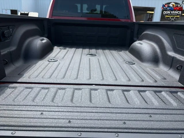 New 2026 Molten Red Pearl-Coat Exterior Paint RAM Tradesman image 23