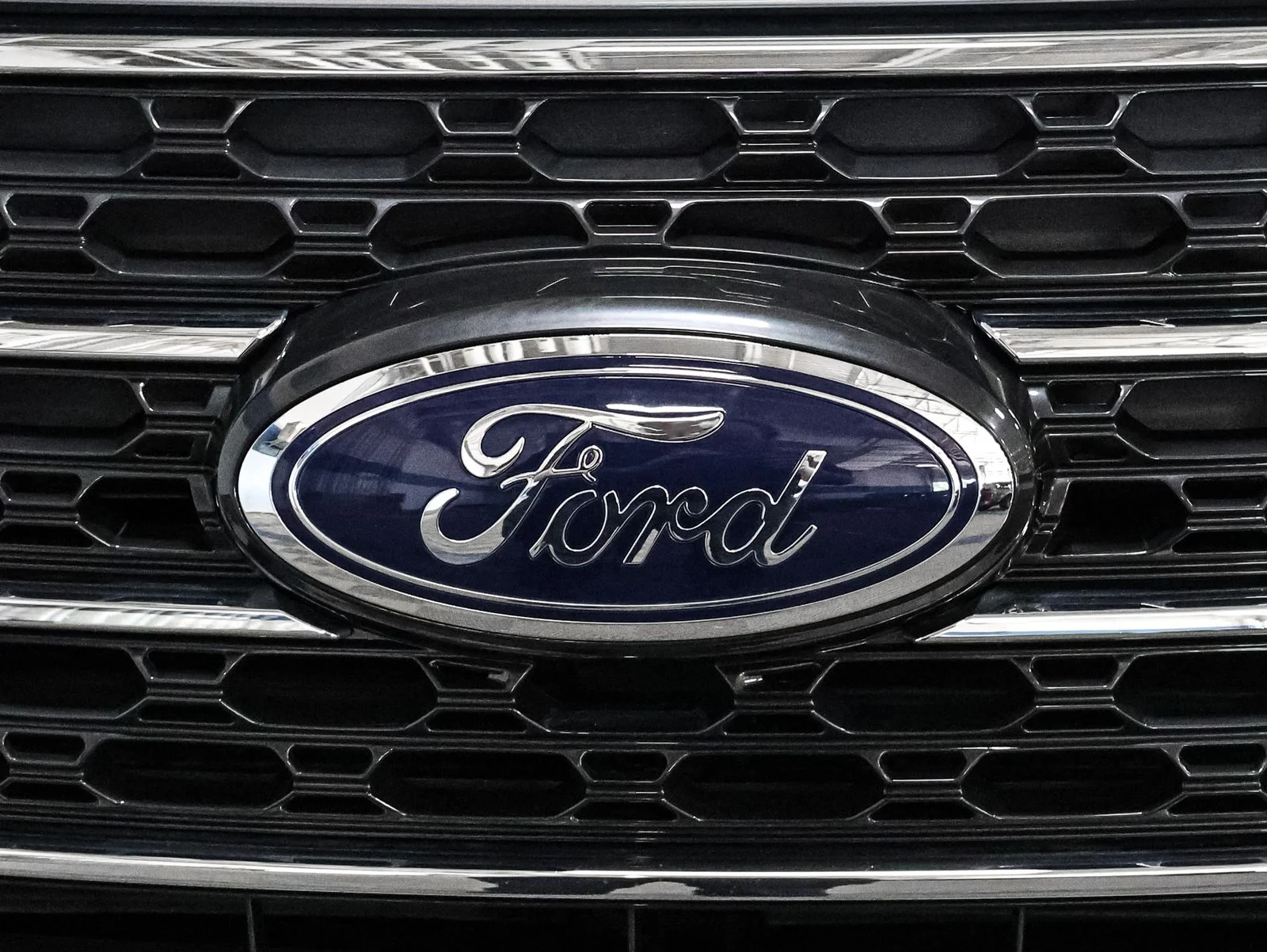 Certified Used 2024 Iconic Silver Metallic Ford XLT image 13