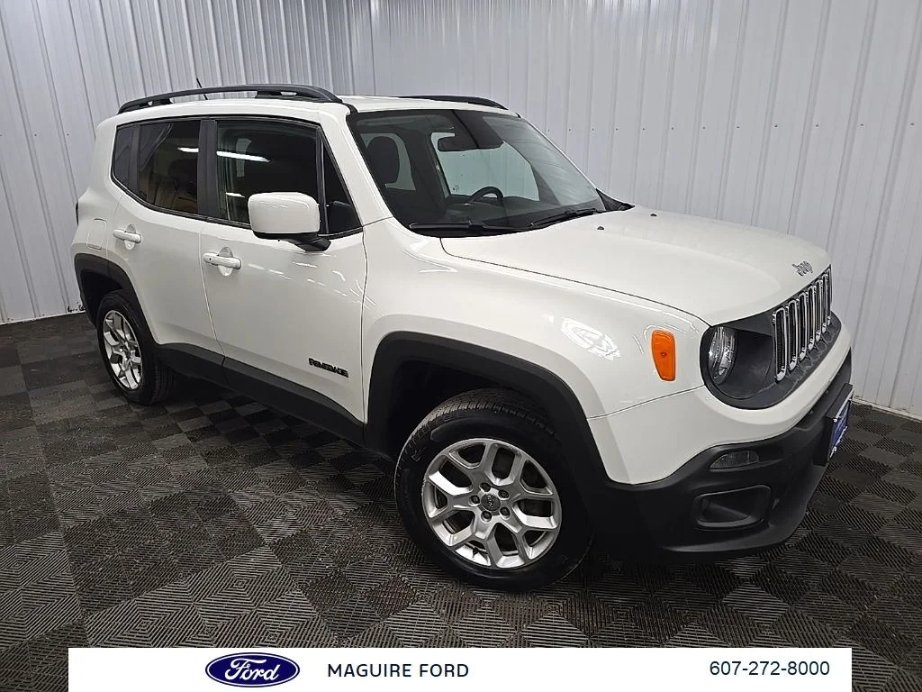 Used 2017 White Jeep Latitude image 9