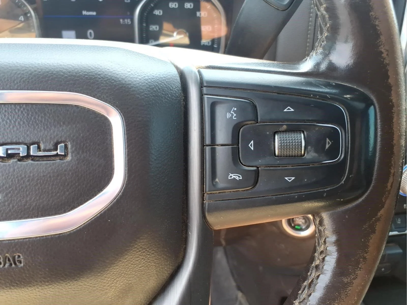 Used 2022 FOREST METALLIC GMC Denali image 23