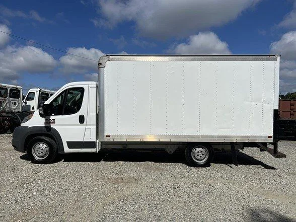 Used 2014 White Ram Base image 8