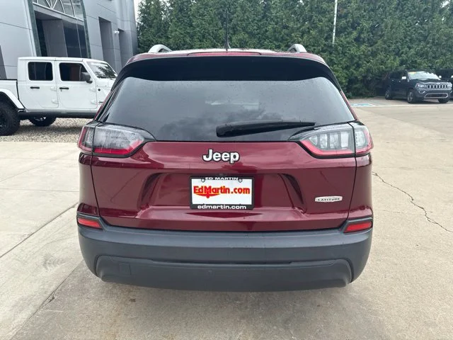 Used 2020 Red Jeep Latitude image 8