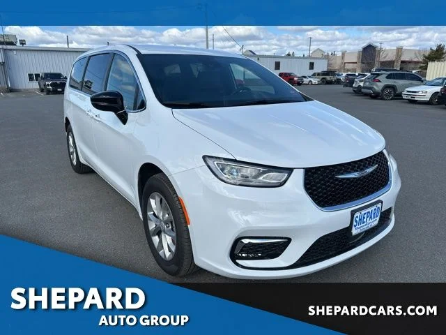 2026 Chrysler Pacifica Select AWD's photo