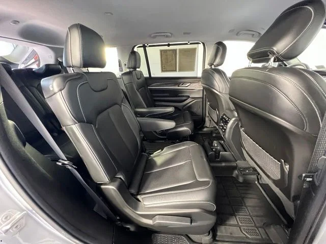 Used 2023 Silver Jeep Limited image 42
