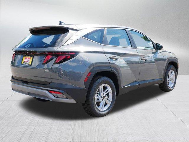 New 2026 Hampton Gray Hyundai SE image 4