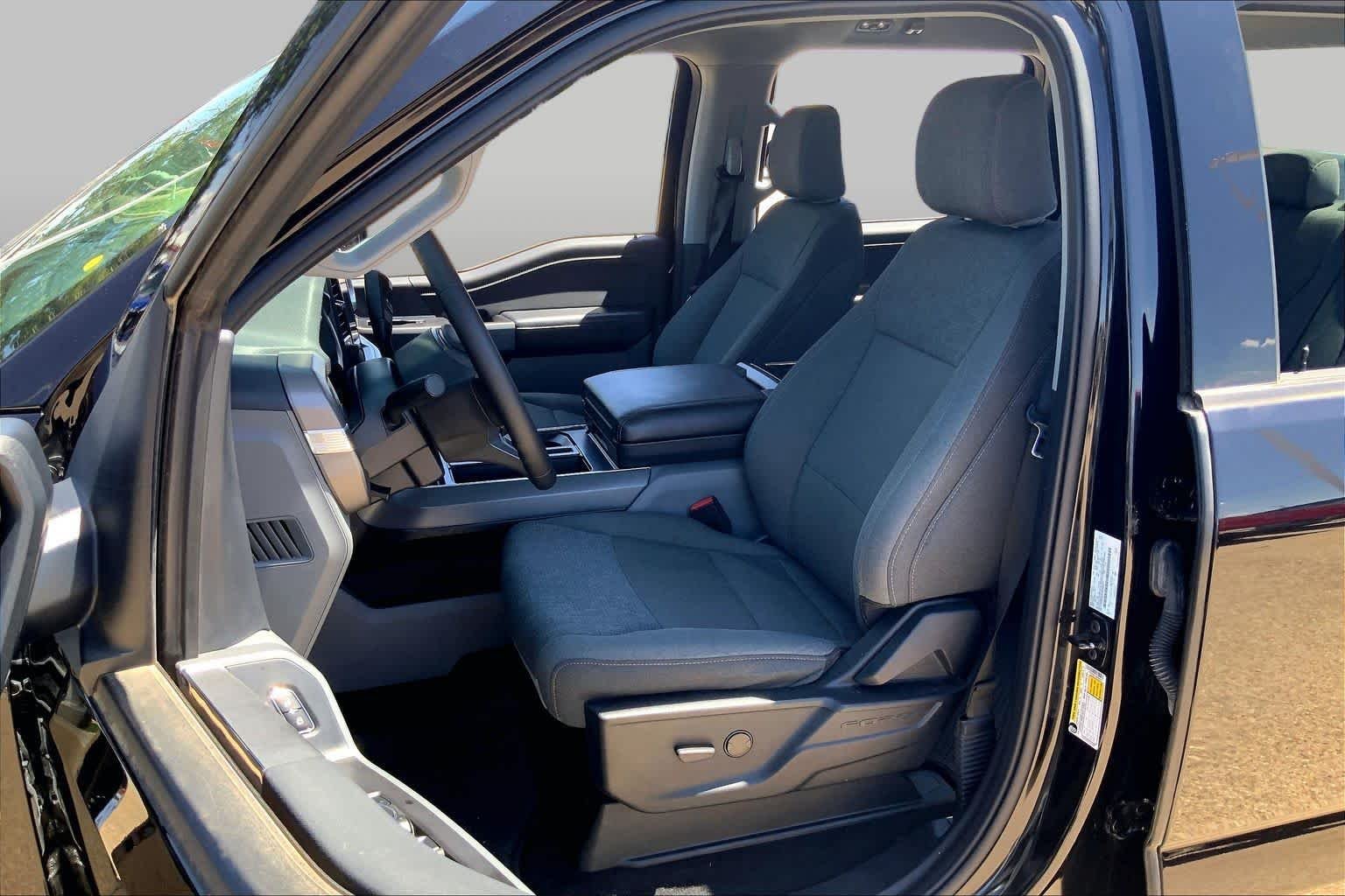 Used 2024 Agate Black Metallic Ford XLT image 8