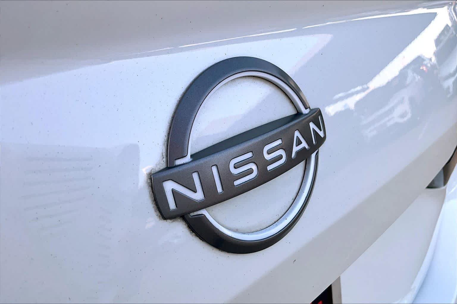 Used 2024 Pearl White Tricoat Nissan 2.5 SV image 28