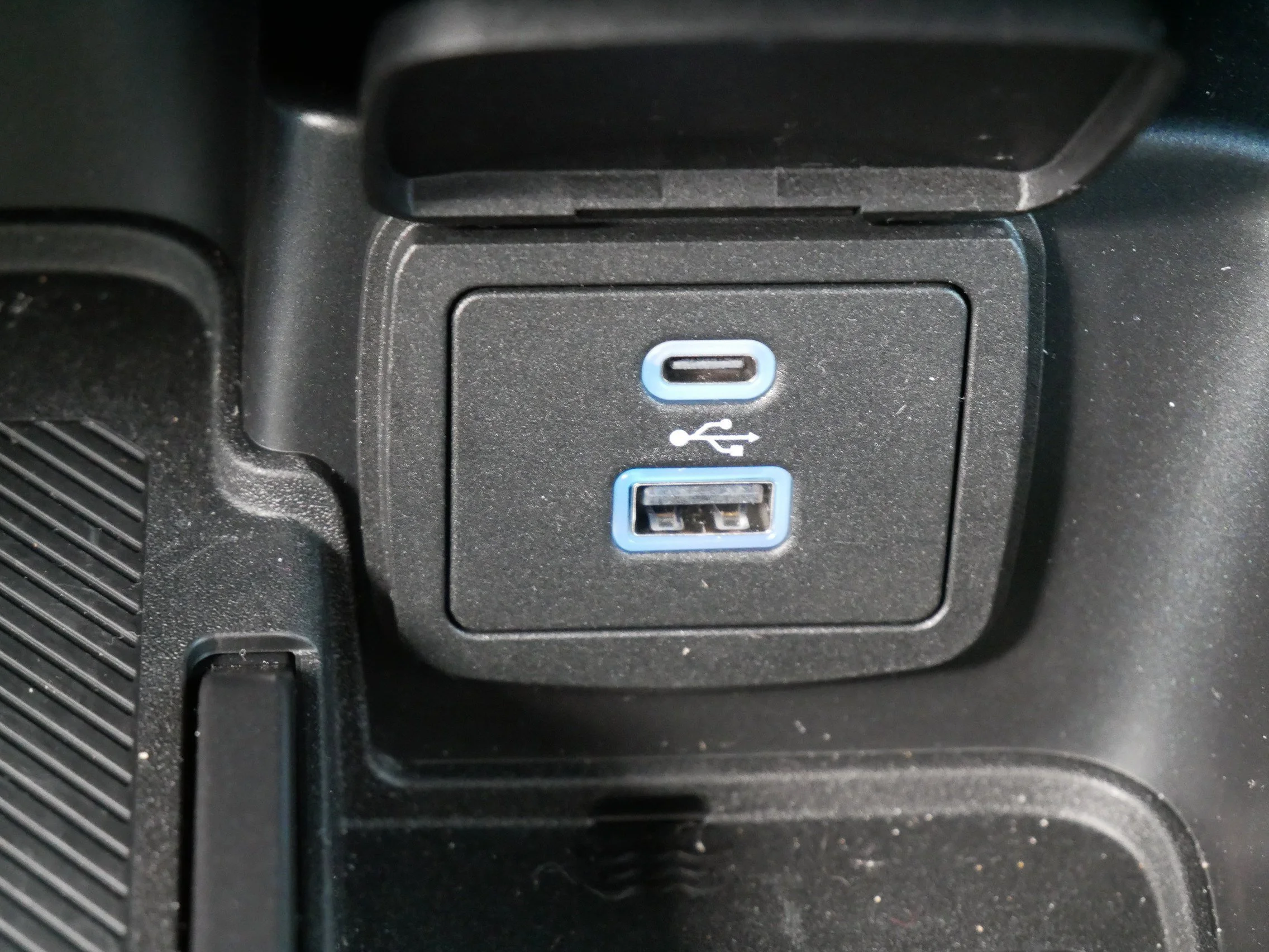 New 2025 Azure Gray Metallic Ford Badlands image 32