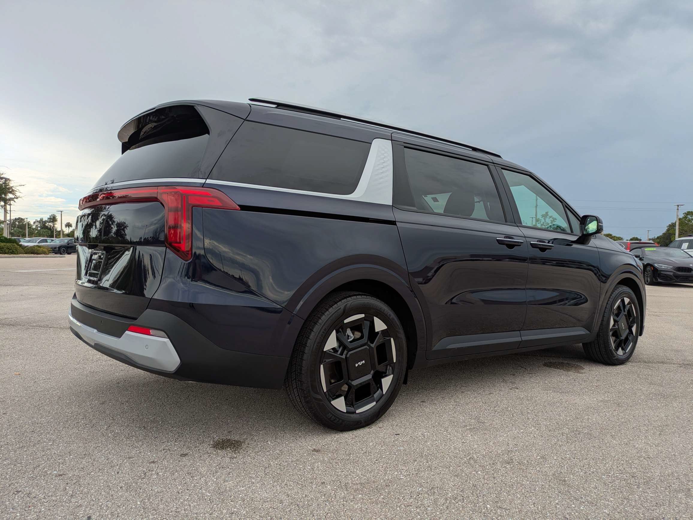Used 2026 Deep Chroma Blue Kia EX image 4