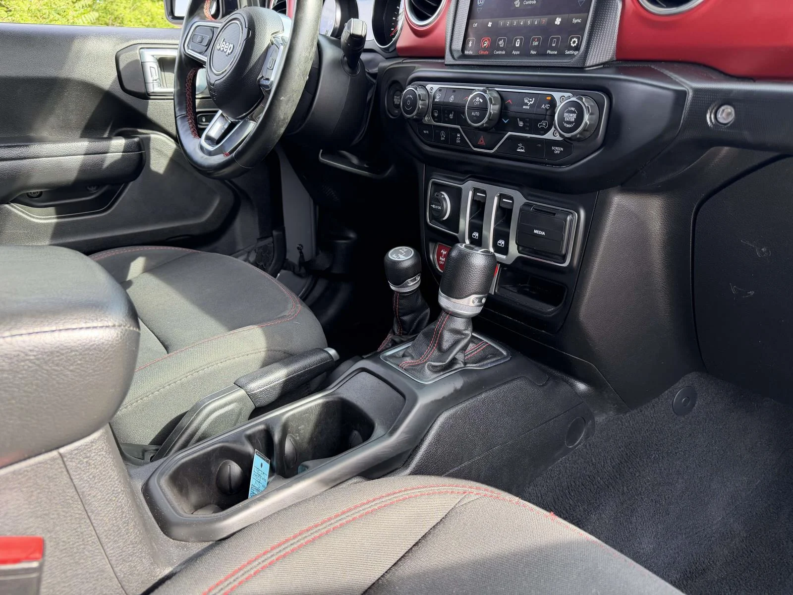 Used 2022 Gray Jeep Rubicon image 11