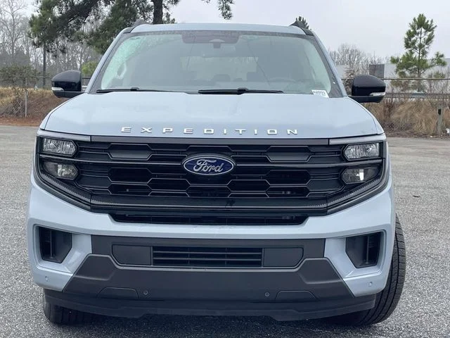 New 2026 Glacier Gray Metallic Tri-Coat Ford MAX Active image 23
