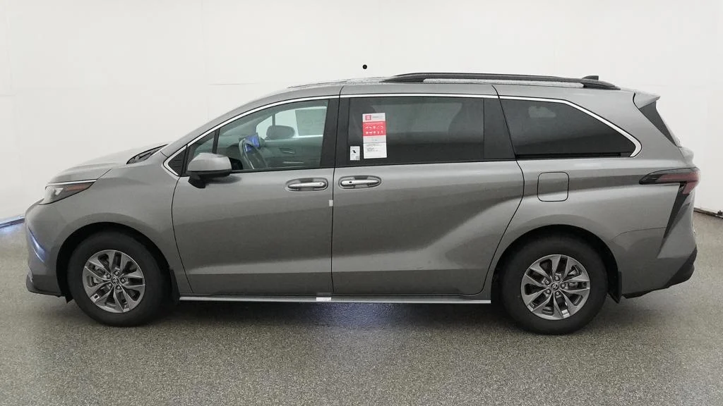 New 2026 Heavy Metal Toyota XLE image 3