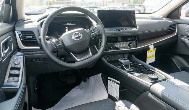 New 2026 Everest White Pearl TriCoat / Super Black Two-tone Nissan Platinum image 9