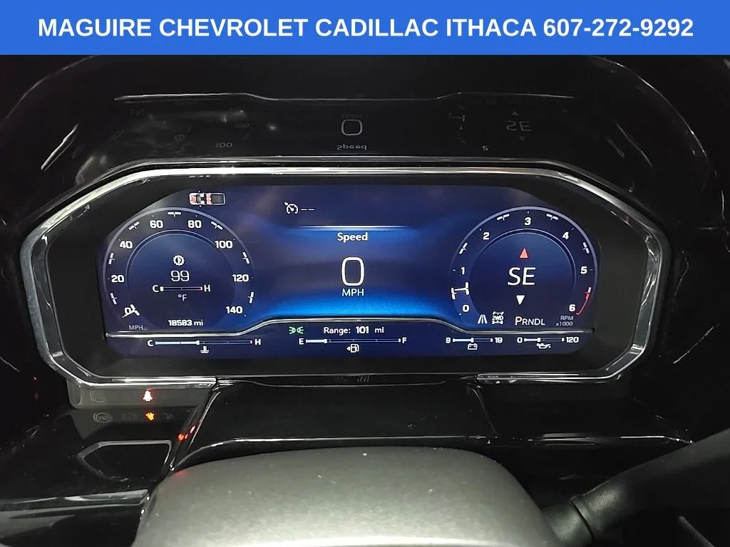 Used 2025 White Chevrolet LT image 21