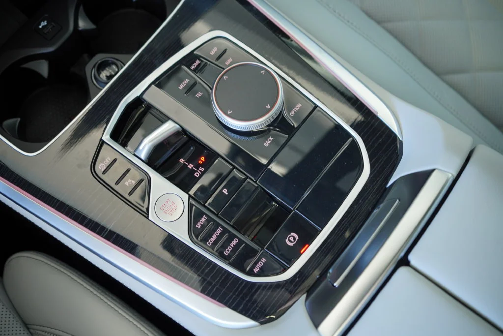 Used 2026 Black BMW sDrive40i image 19
