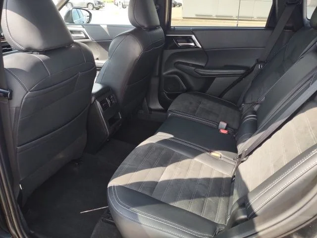 Used 2024 Gray Mitsubishi  image 18