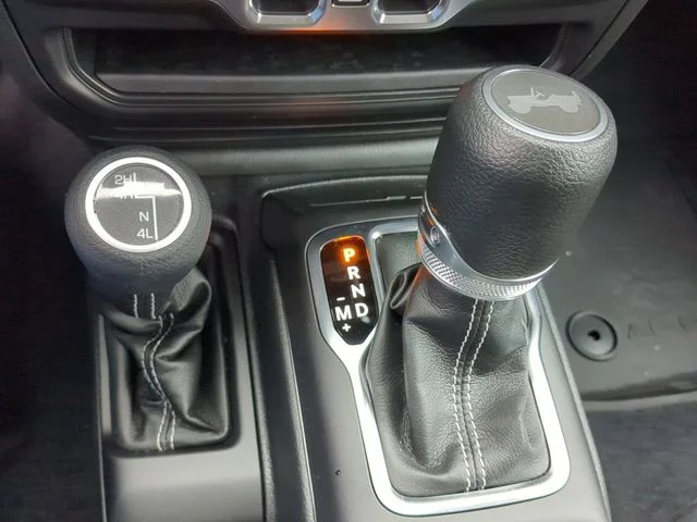 Used 2023 White Jeep Sahara image 4