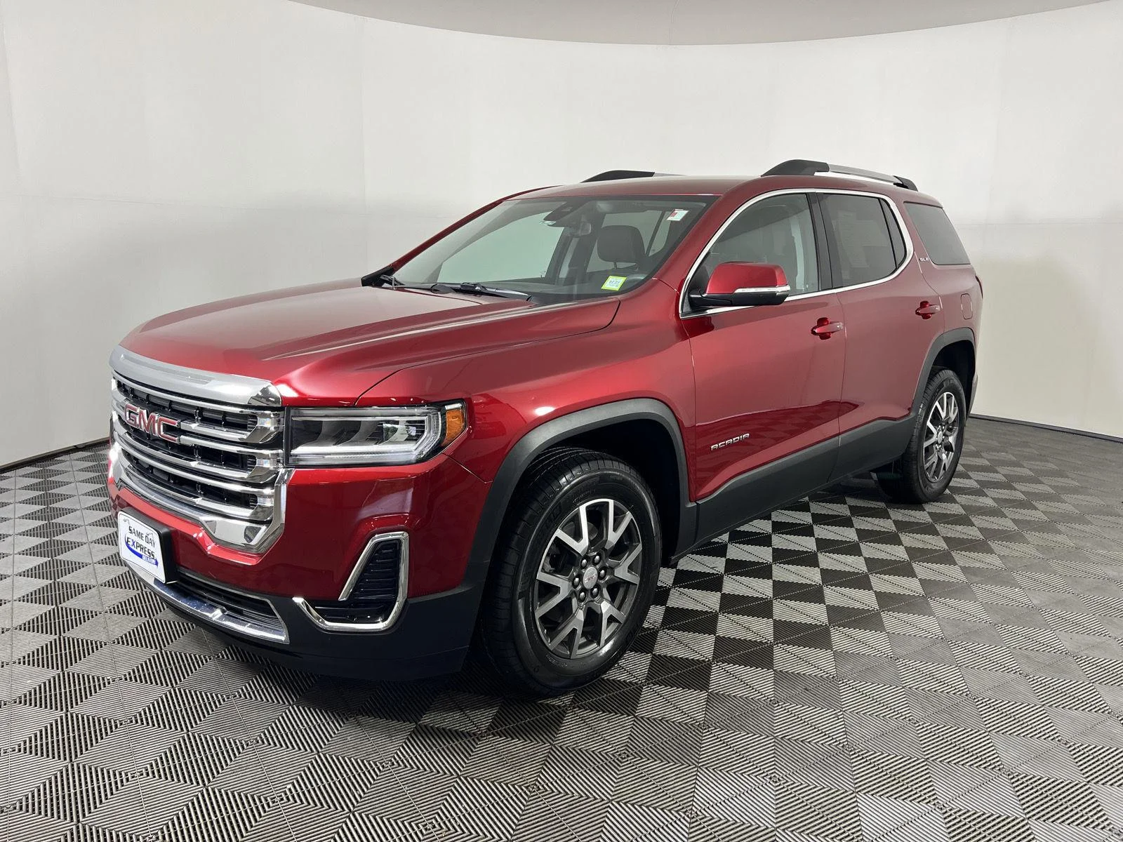 Used 2023 Volcanic Red Tintcoat GMC SLE image 32