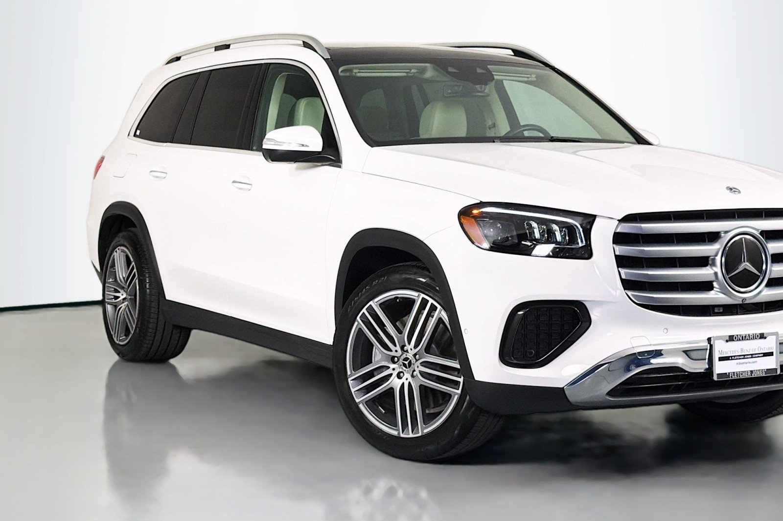 Certified Used 2024 Polar White Mercedes-Benz 450 image 16