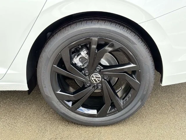 2027 Volkswagen Jetta photo 5