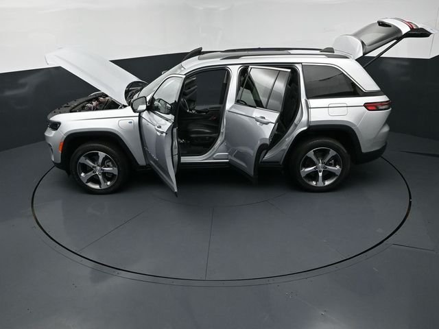 Used 2023 Silver Jeep 4xe image 27