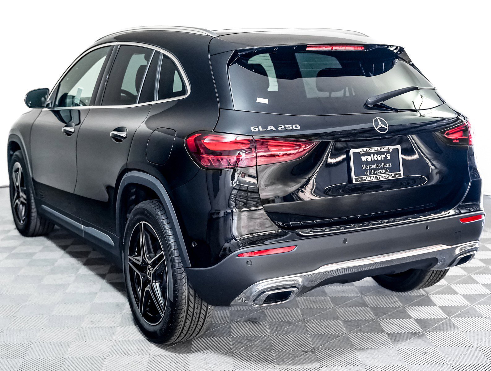 New 2026 Night Black Mercedes-Benz GLA 250 image 2